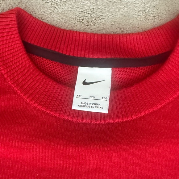 Nike Tiger Woods Red Crewneck Sweater - Picture 6 of 7
